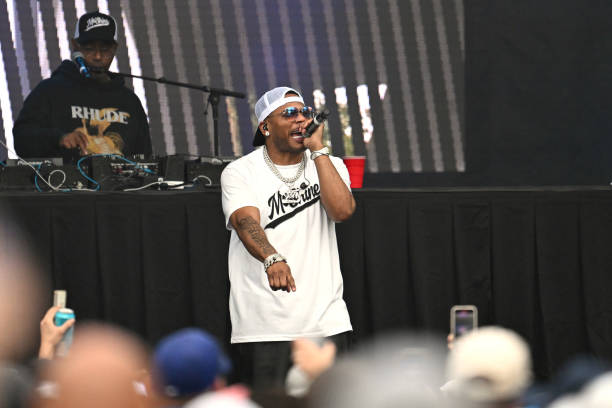 Crowd at a Nelly show